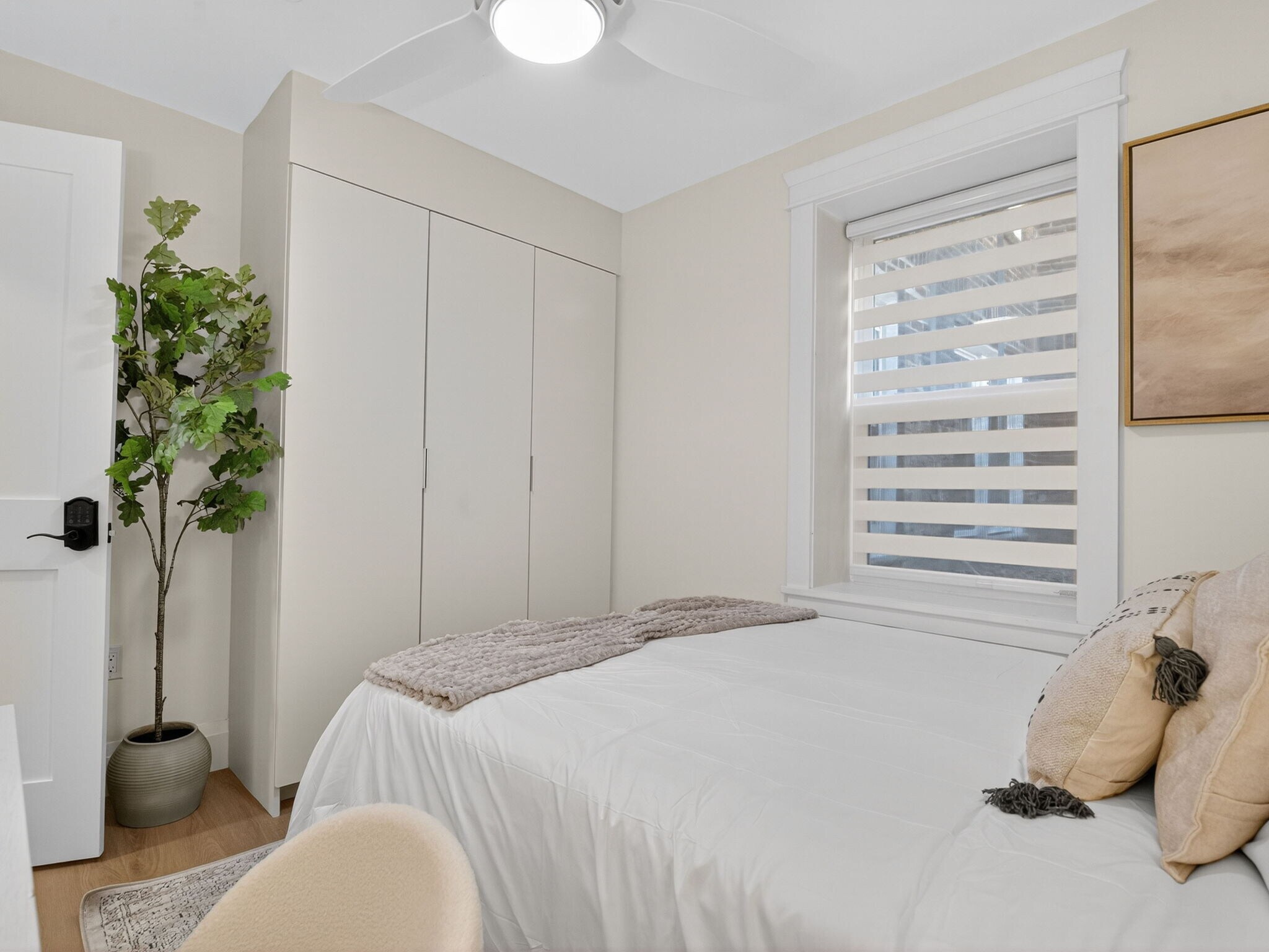 Building Photo - 359 Broadway