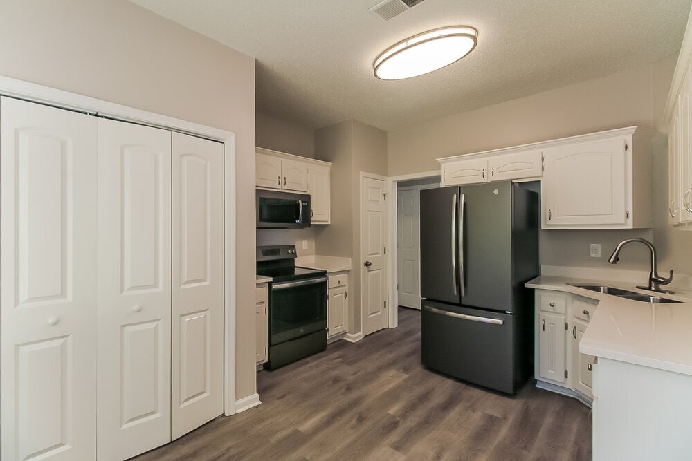 Building Photo - 7047 Cheswick Dr