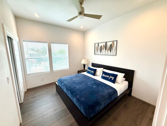 Building Photo - AVAILABLE NOW! Jaw Dropping 3 Story 3 Bedr...