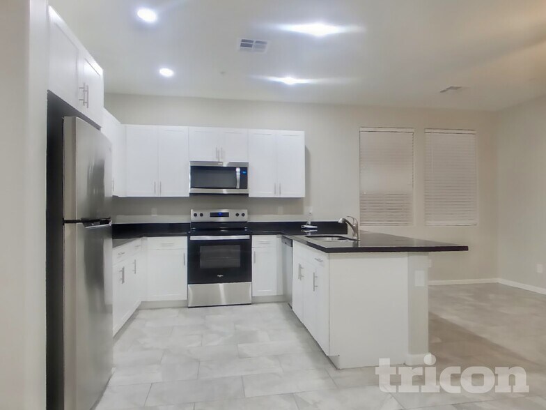 Building Photo - 12563 W Gentle Rain Rd