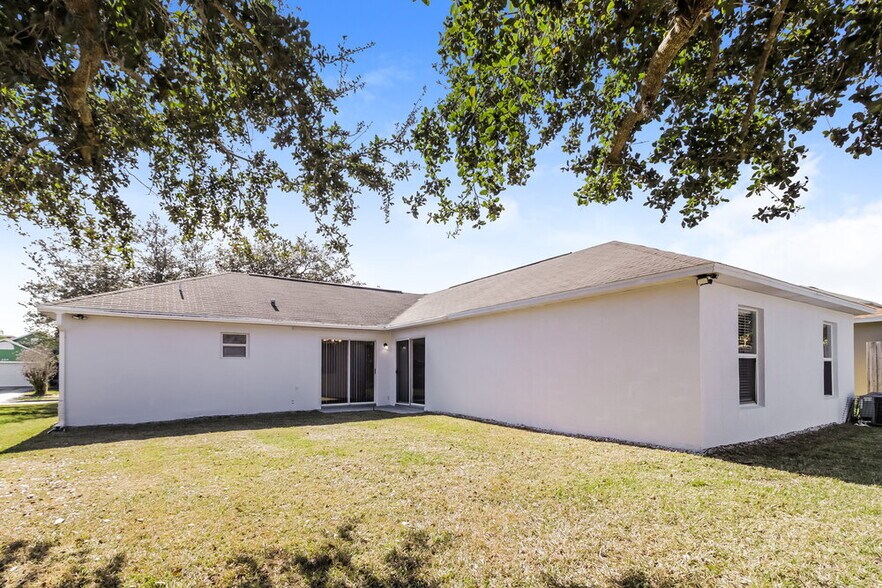 Building Photo - 266 Regal Downs Cir