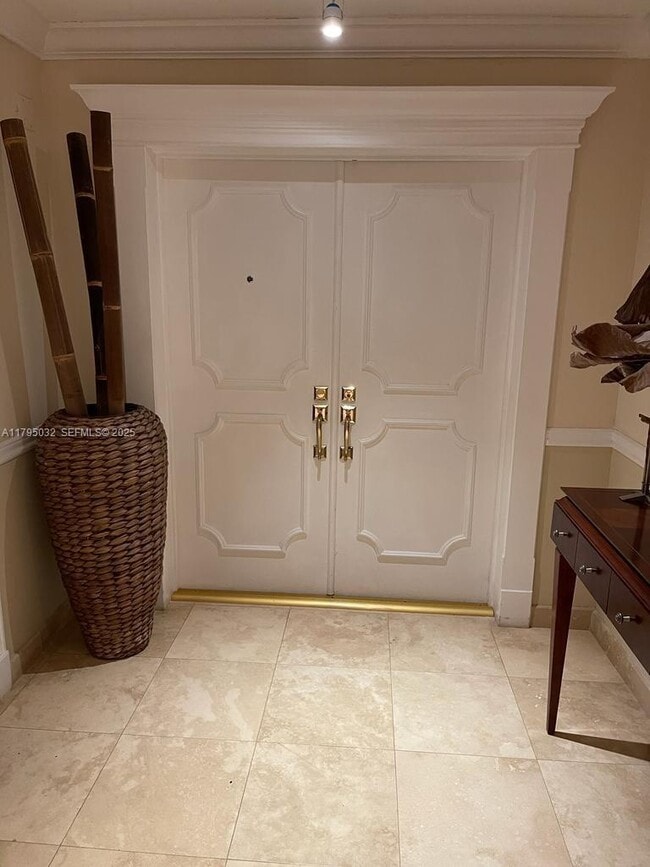 Building Photo - 600 Grapetree Dr