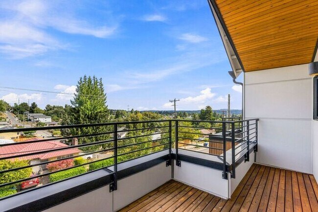 Building Photo - ULTRA-MODERN Air Conditioned Townhome in Beacon Hill (1st Month Free)