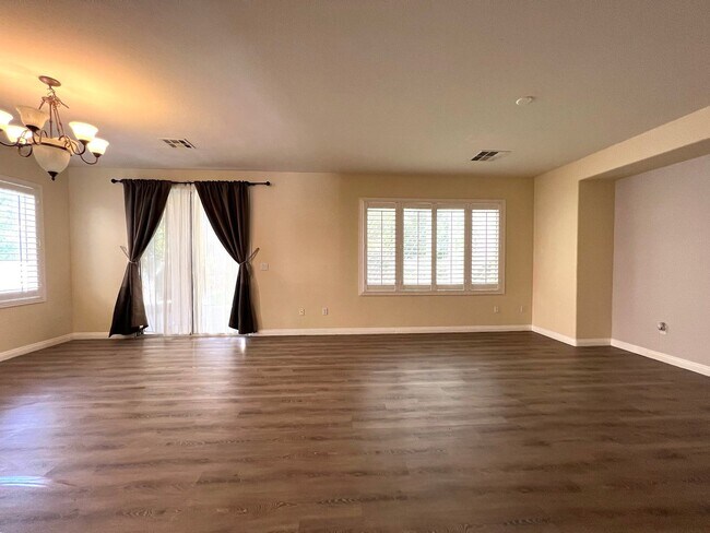 Building Photo - 7043 Somera Way