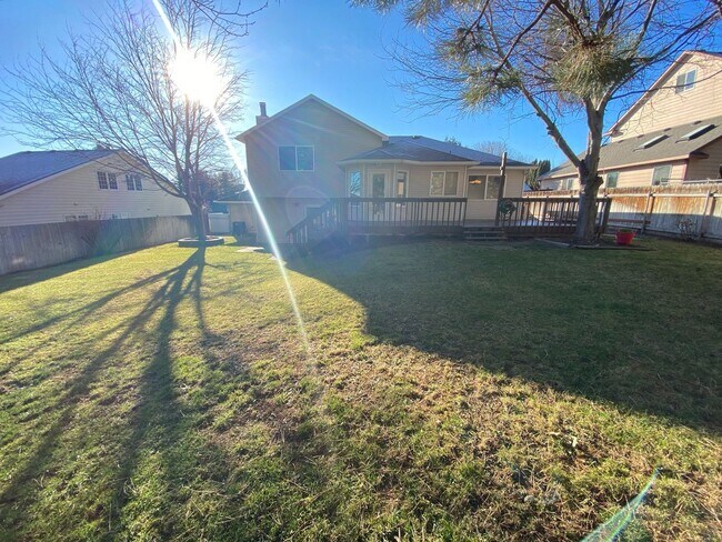 Building Photo - 124 Piper Ct