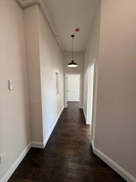 Building Photo - 37 Kirk St