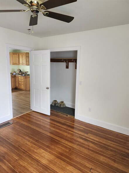 Primary Photo - 53 Fisher St