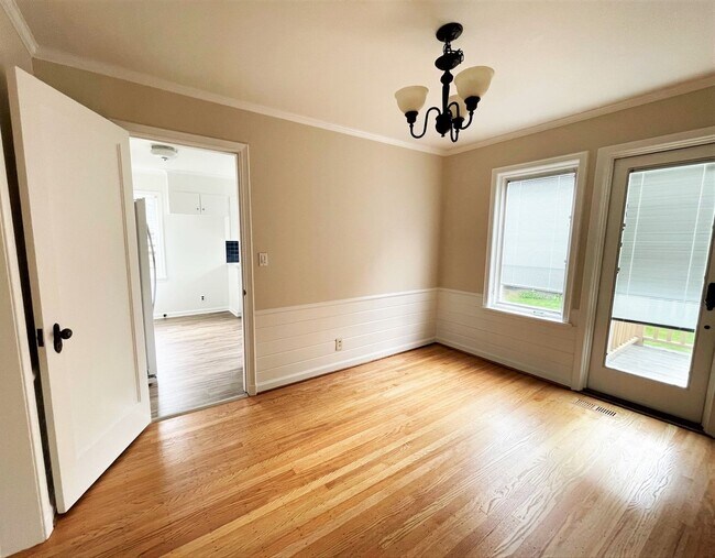Building Photo - 4bd/2ba Seattle Home
