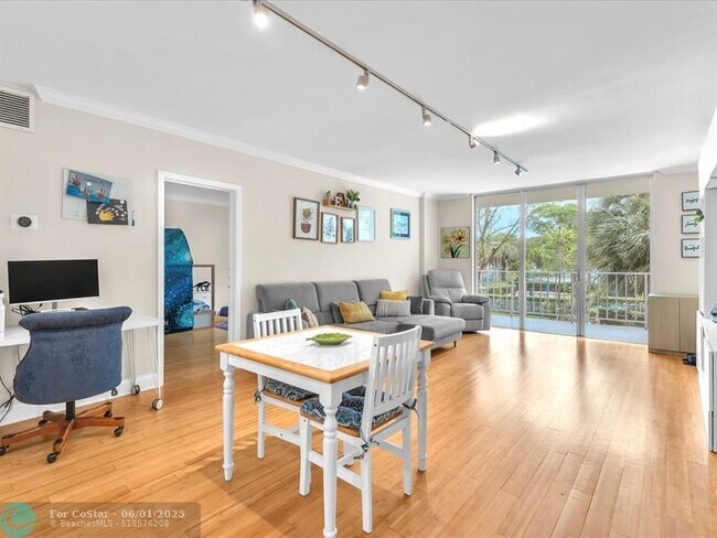 Building Photo - 11111 Biscayne Blvd
