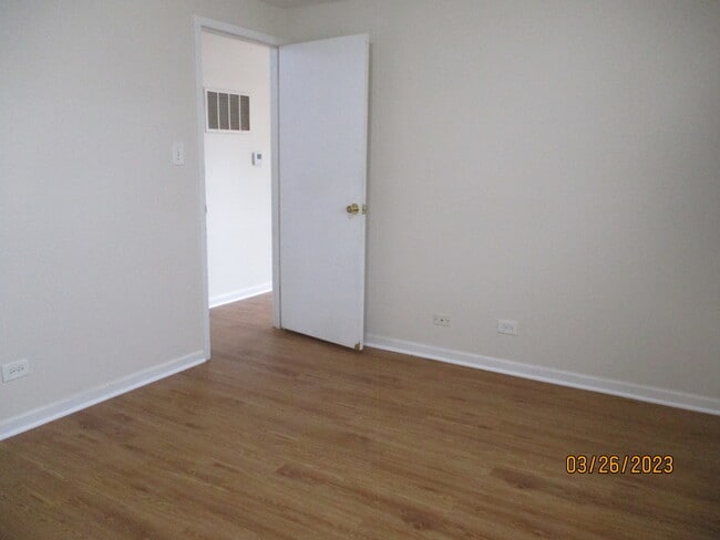 Building Photo - 4215 W 87th St