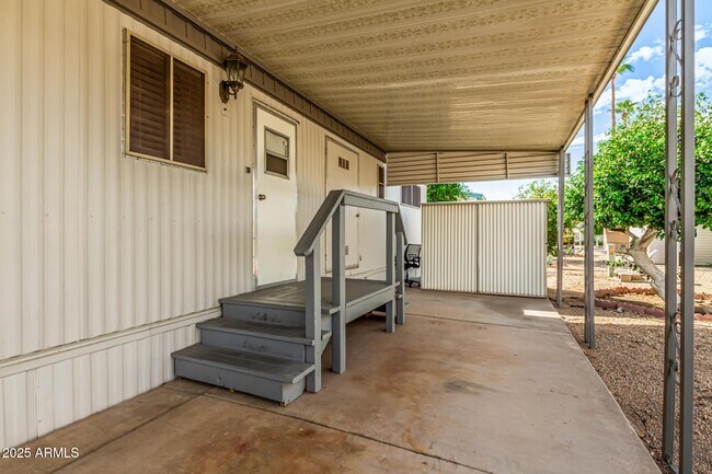 Building Photo - 2650 W Union Hills Dr