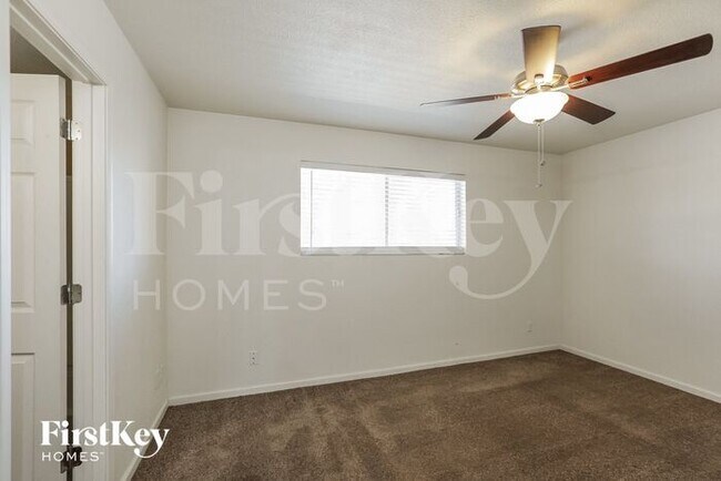 Building Photo - 9608 N 43rd Dr