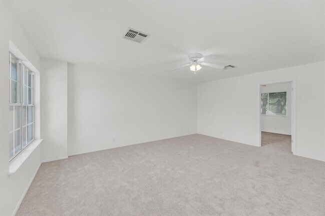 Building Photo - 104 Presidio Dr
