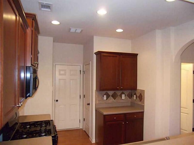 Building Photo - 4920 Hastings Terrace