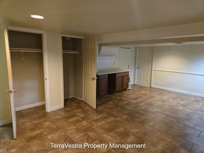 Building Photo - Now Showing for 2026-2027 School Year Glas...
