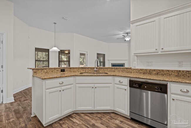 Building Photo - 5810 Red Cedar St