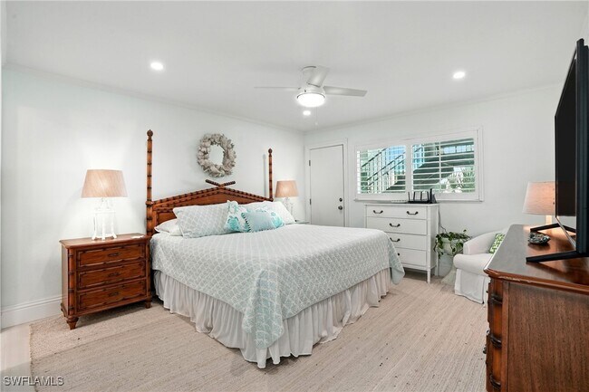 Building Photo - 2100 Gulf Shore Blvd N