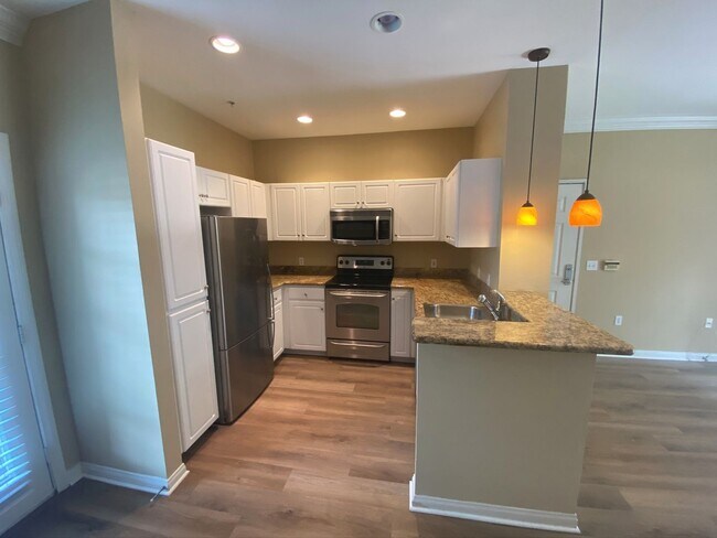 Building Photo - r0299