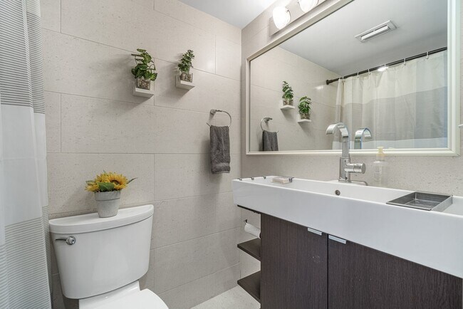 Building Photo - 2311 NE 36th St