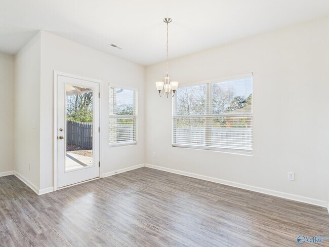 Building Photo - 149 Fernhill Dr NW