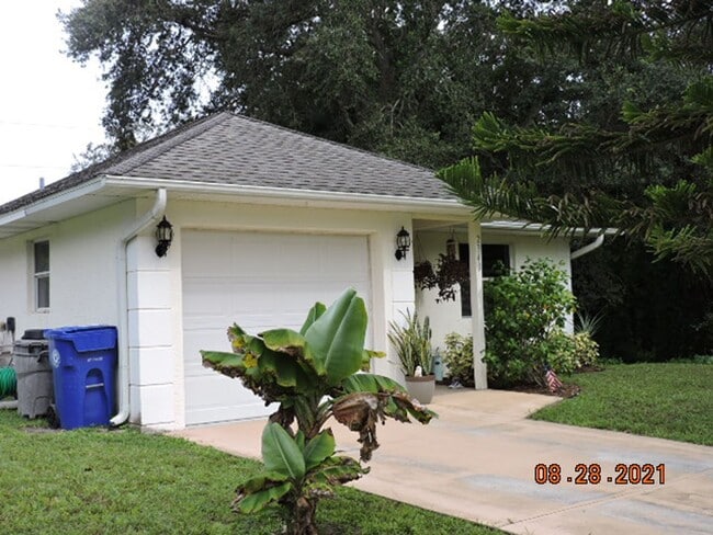 Building Photo - Vero Beach 2 bedroom