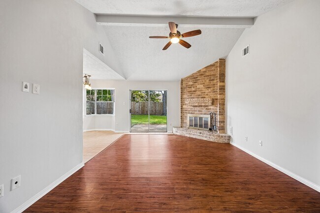 Building Photo - 1605 Cypress Hollow St