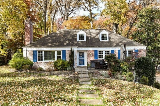 Primary Photo - 3061 N Oakland St