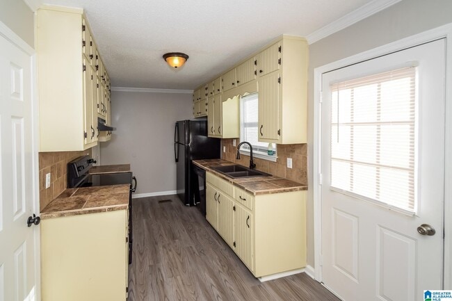 Building Photo - 5555 Spanish Trce