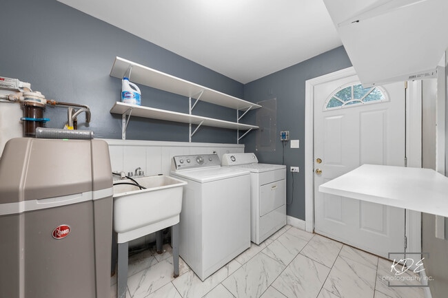 Building Photo - 1108 Karner Dr