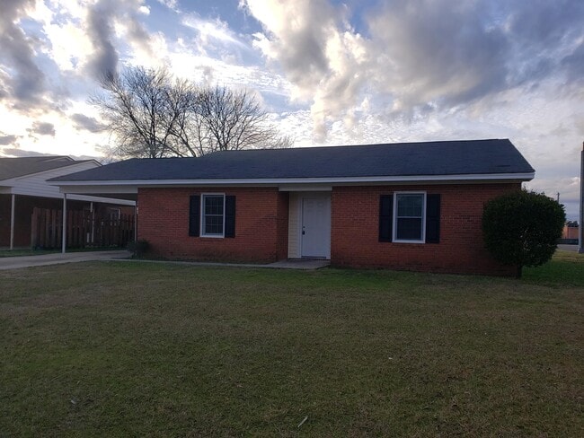 Primary Photo - 905 Doll St