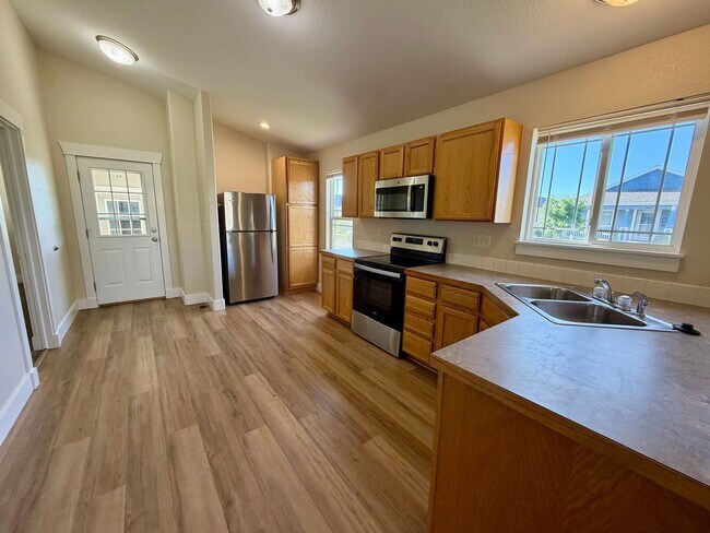 Building Photo - 4334 Pennyroyal Ln
