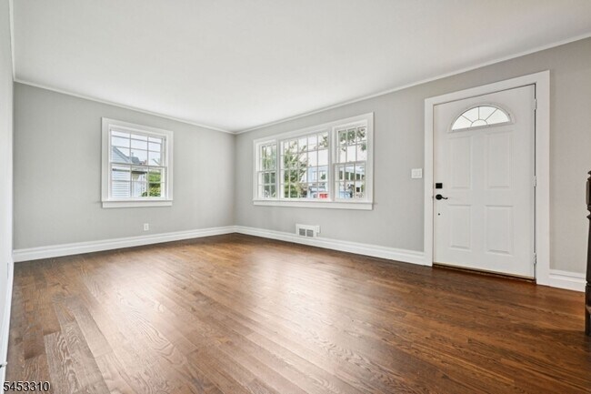 Building Photo - 36 Webster Ave