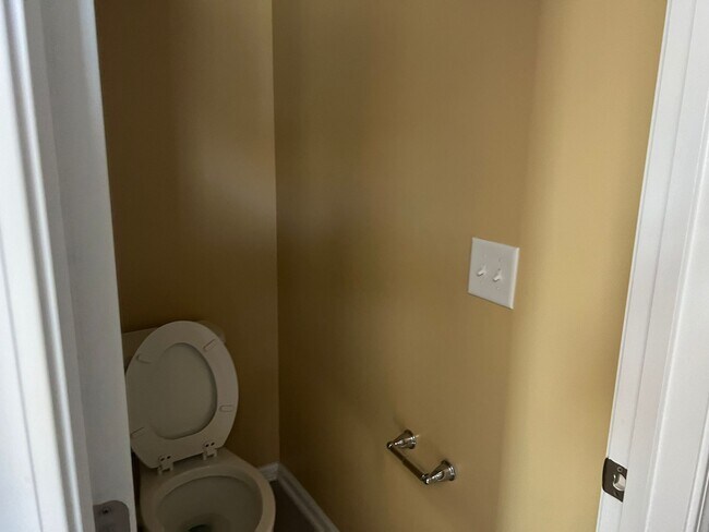 Building Photo - 501 Sage Oak Ln