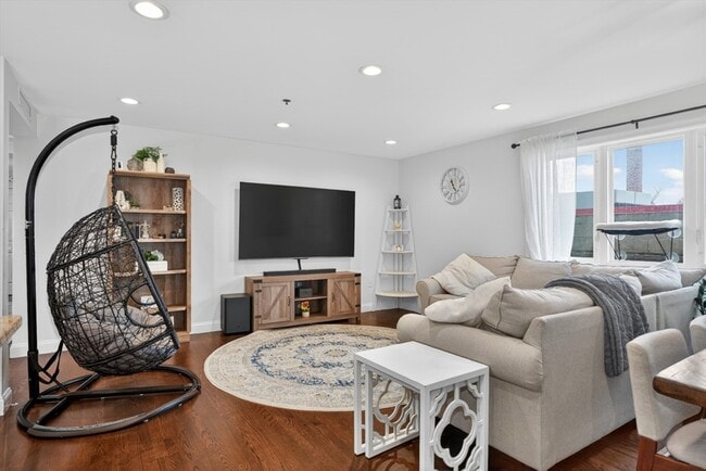 Building Photo - 24 Arsenal St