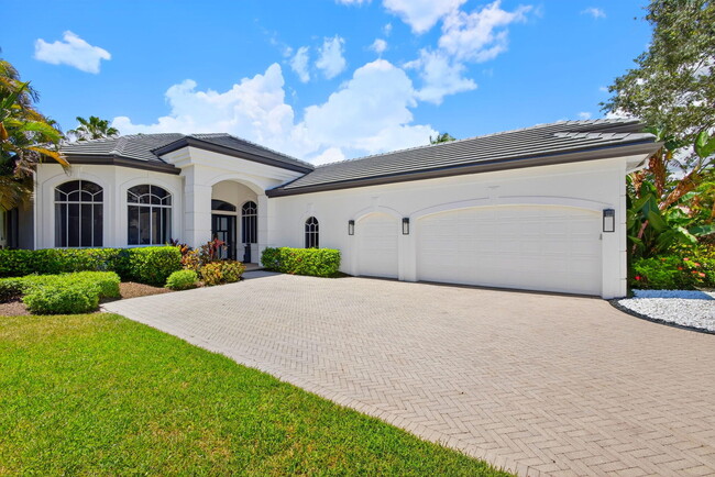 Building Photo - 6778 Oakmont Way