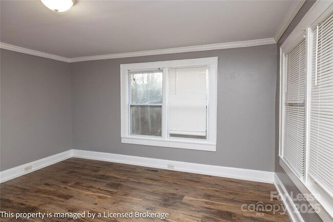 Building Photo - 757 S 5th St