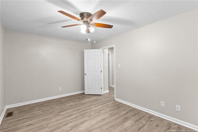 Building Photo - 2713 Leabrook Dr