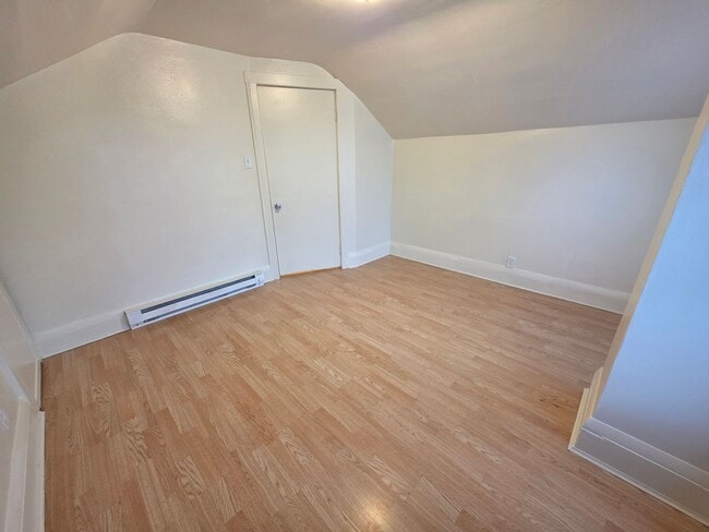 Building Photo - 216 S Mason St