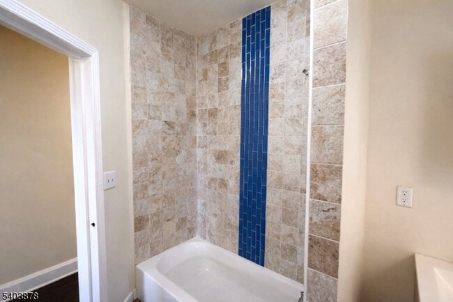 Building Photo - 184 S 6th St