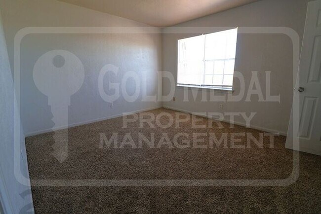 Building Photo - 3906 Charolais Dr