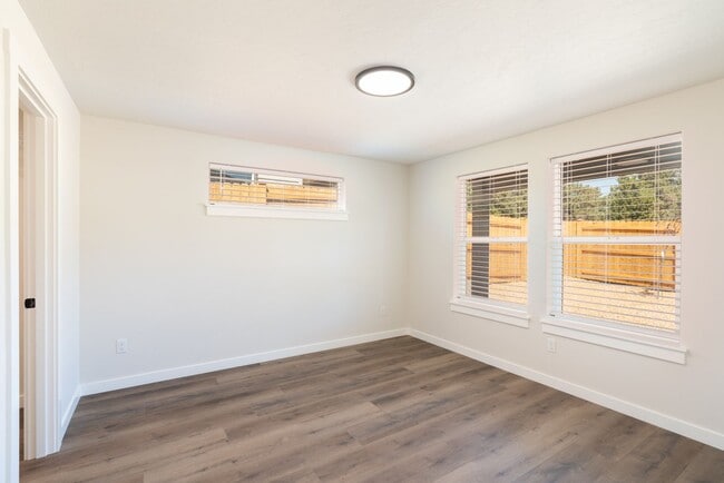 Building Photo - Brand New 2 Bedroom Duplex in SW Redmond