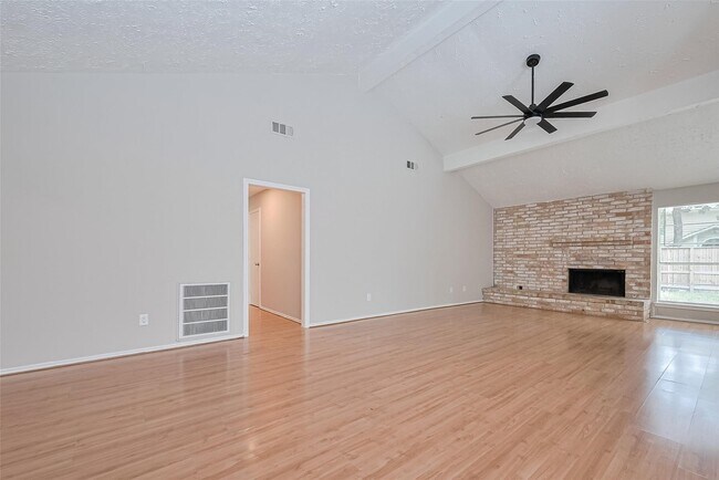 Building Photo - 2606 Lexington Woods Dr
