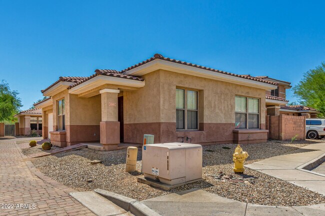 Building Photo - 13569 W Cypress St