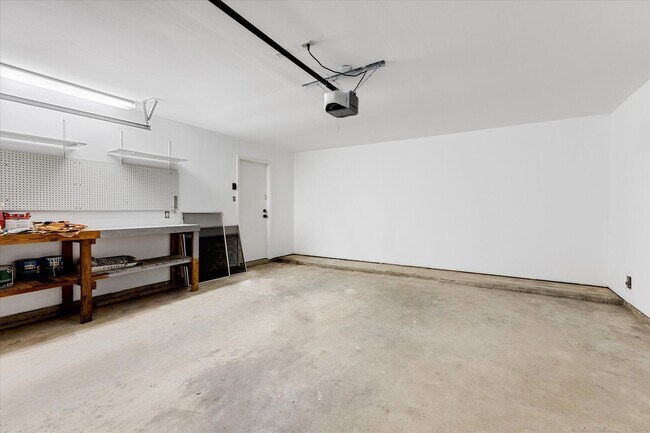 Building Photo - 6618 Grant Dr