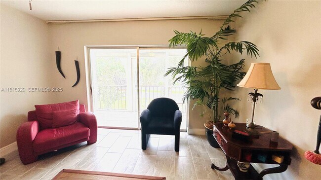 Building Photo - 250 NE 20th St