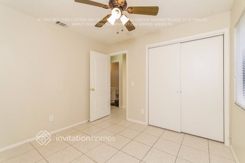 Building Photo - 203 N Lake Ct