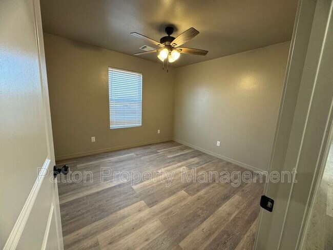 Building Photo - 1122 Caprock St