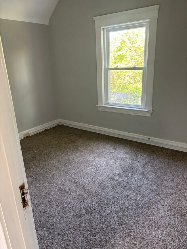 Building Photo - Section 8 Accepted!