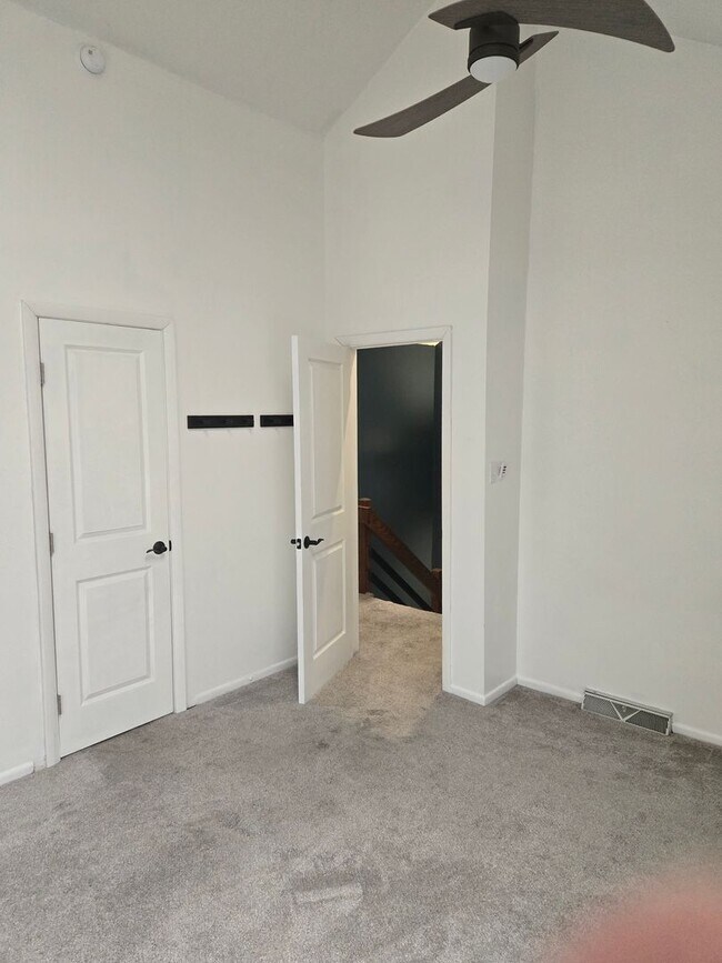 Building Photo - Monroeville Townhome for rent