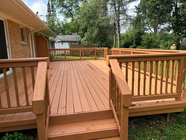 Building Photo - 3754 Hi Villa Dr